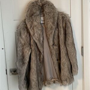 Abercrombie & Fitch Gray Faux Fur Jacket with Plush Texture and Wide Collar